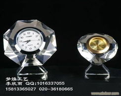 水晶钟表 融合时间艺术与商务礼赠的精致摆件